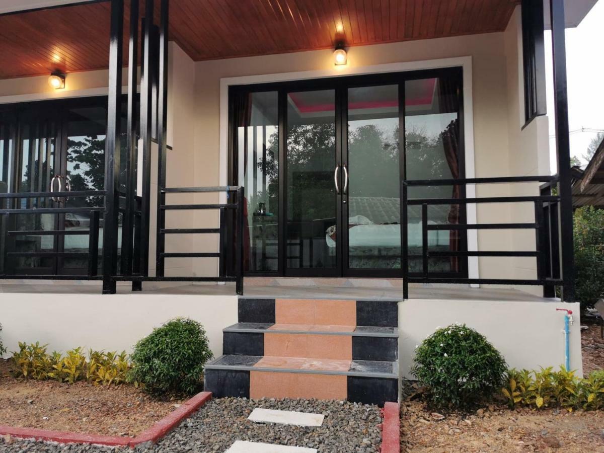 Laila​ Place Hotell Ko Lanta Eksteriør bilde