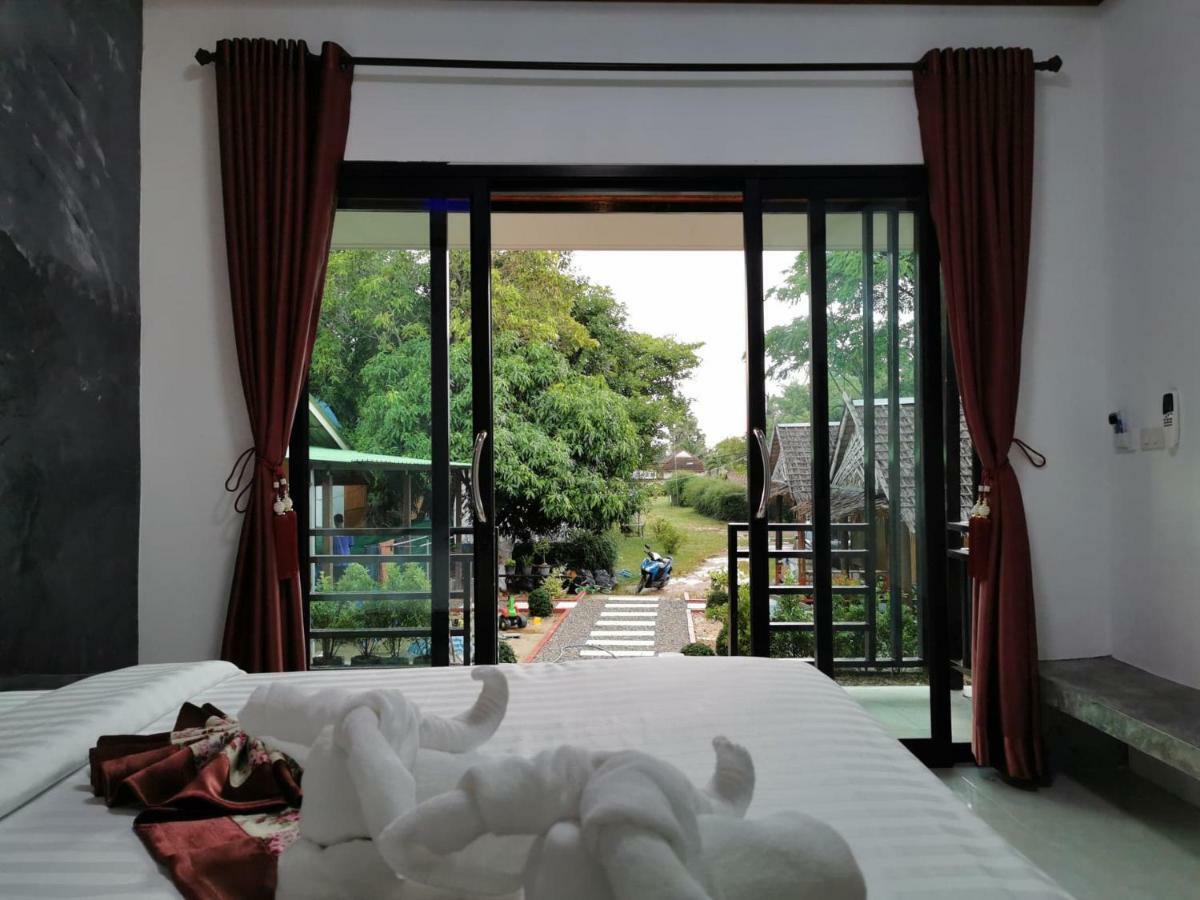 Laila​ Place Hotell Ko Lanta Eksteriør bilde