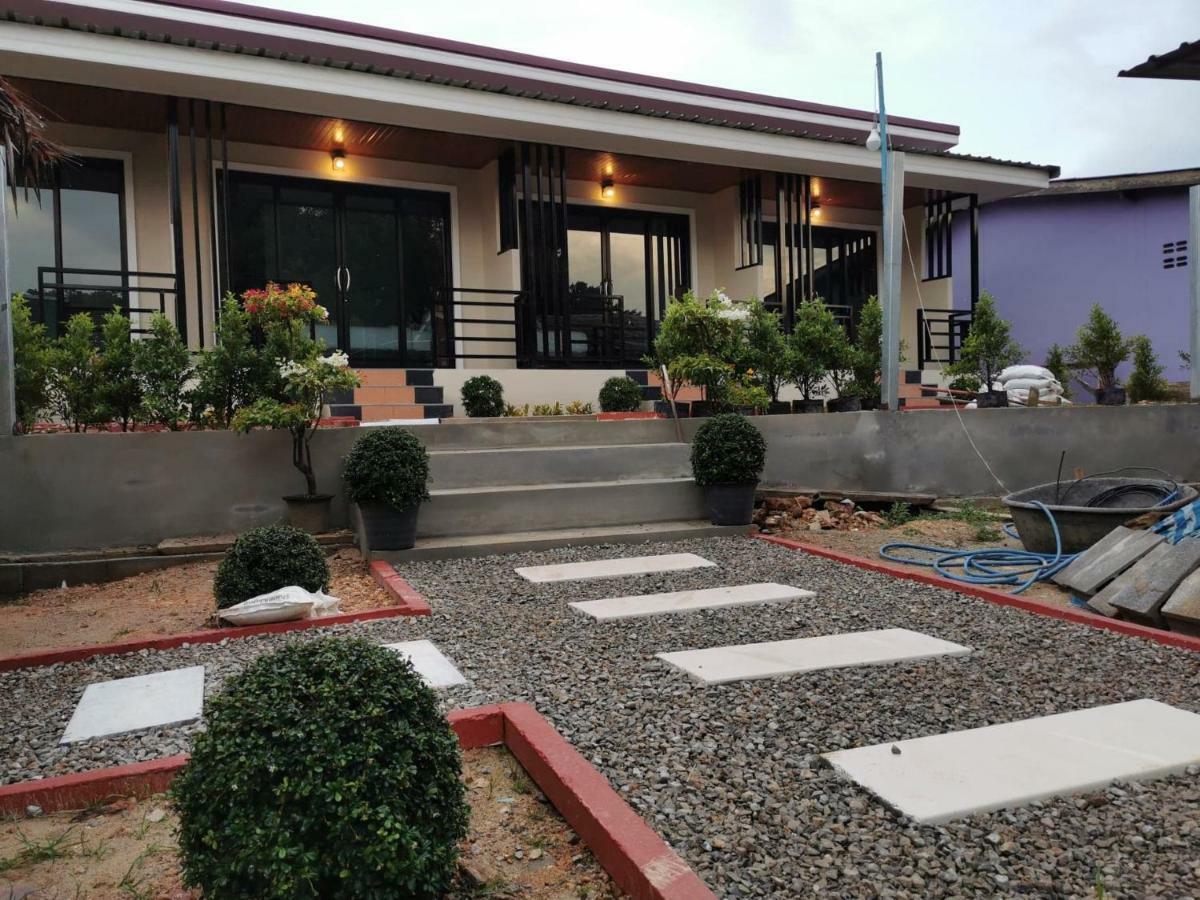 Laila​ Place Hotell Ko Lanta Eksteriør bilde